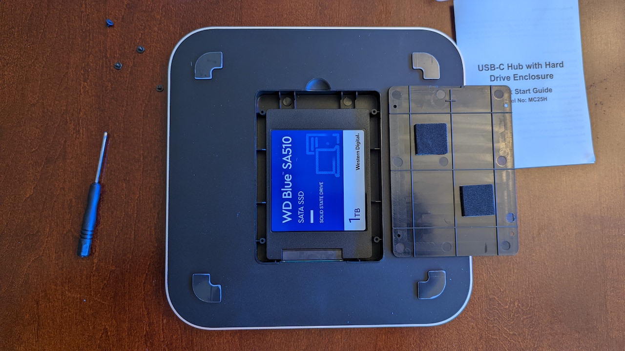 A Qwiizlab USB C Hub for the Mac Mini M1 socPub